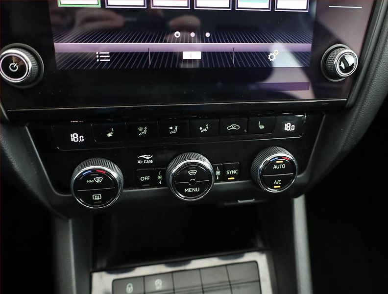 Škoda Octavia (2018) Style 1.4 TSI, ČR,1.maj - fotka 10 z 20