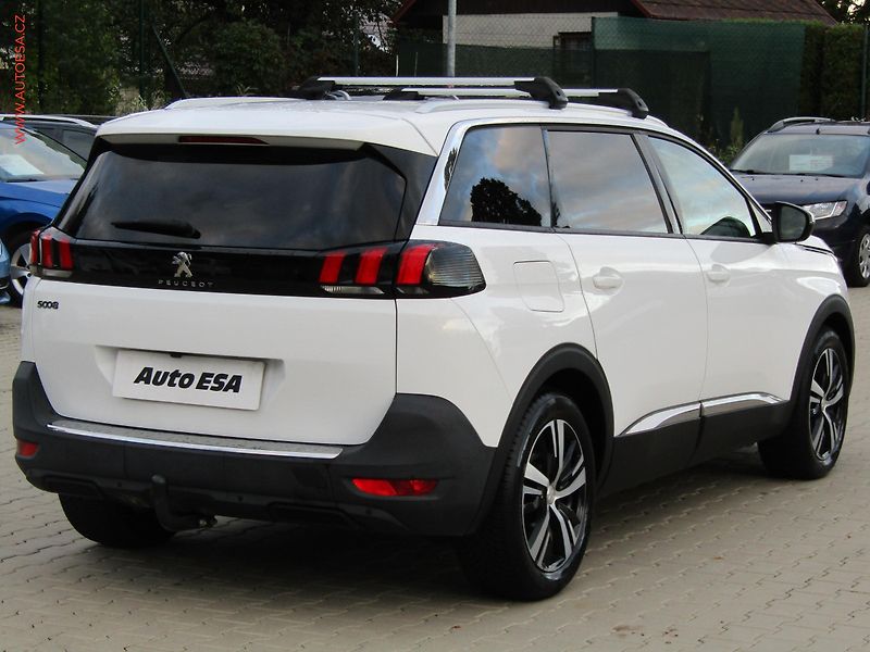 Peugeot 5008 (2017) 1.2 PT 7míst, ČR, Allure, AT - fotka 6 z 20