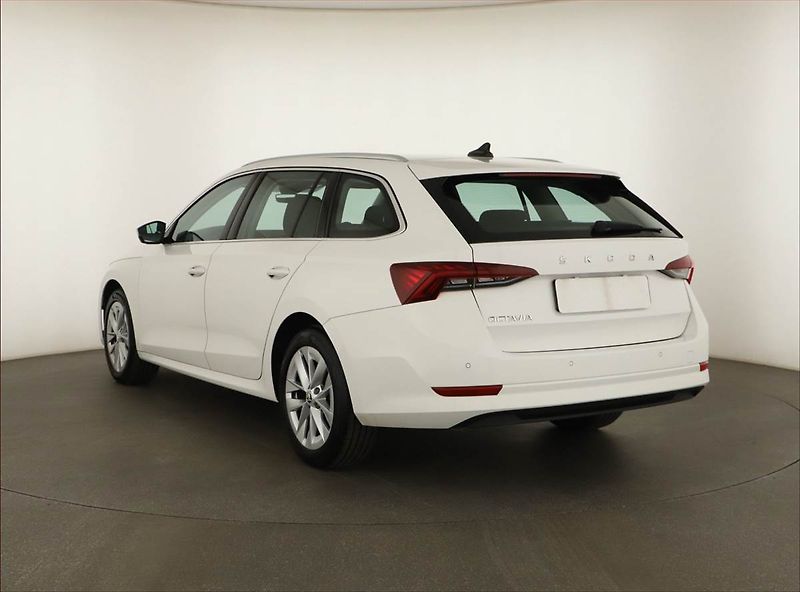 Škoda Octavia (2022) Style 2.0 TDI, Automat, ČR - fotka 4 z 15