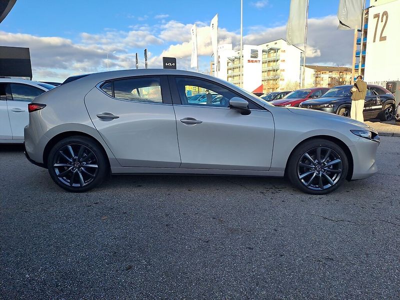 Mazda 3 2.5L e-SKYACTIV G 103 kW - fotka 3 z 20