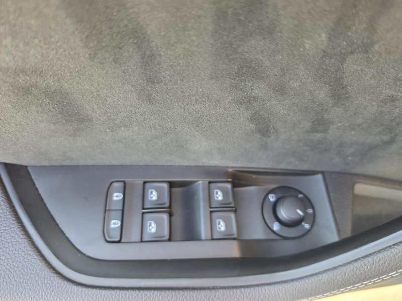 Škoda Superb (2023) Sportline 2,0 TDI 110kW AUT - fotka 13 z 23