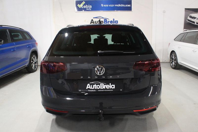 Volkswagen Passat (2020) 2.0TDI DSG Display Matrix - fotka 11 z 38