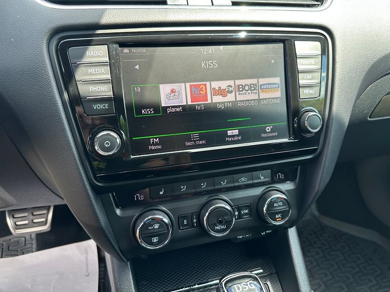 Škoda Octavia (2015) RS 2,0TDI 135kw DSG - fotka 18 z 28