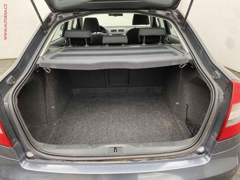 Škoda Octavia (2011) 1.6 TDi, ČR, Elegance - fotka 7 z 18