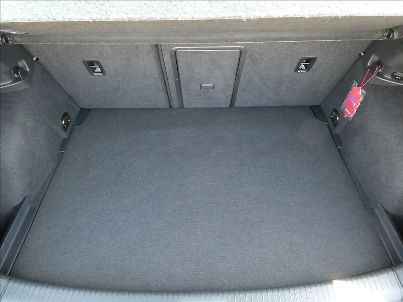 Volkswagen Golf 1,2 TSi 63kW CUP, 2.majitel - fotka 18 z 41