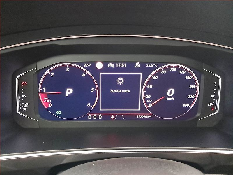 Volkswagen Tiguan (2021) R-Line 2.0 TDI - fotka 11 z 18