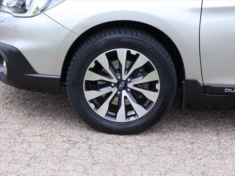Subaru Outback 2,5 i 129kW Aut. AWD CZ Sport - fotka 25 z 32