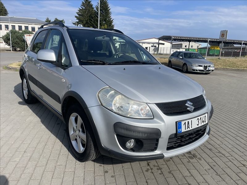 Suzuki SX4 1,6 i 79kw 4x4 KLIMA CZauto 2m - fotka 6 z 35