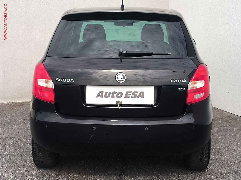Škoda Fabia (2013) 1.2 TSi, Ambition, výhřev sed - fotka 5 z 16