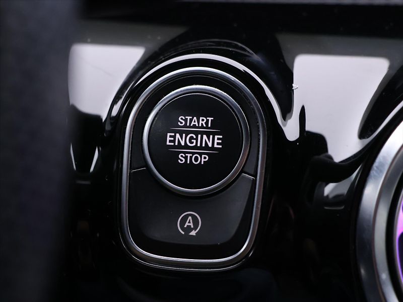 Mercedes-Benz CLA 2,0 35 AMG 225kW 4MATIC DPH CZ - fotka 23 z 40