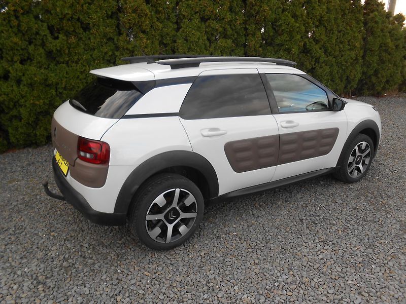 Citroën C4 Cactus Edice,81kw,navi,kamera - fotka 29 z 32