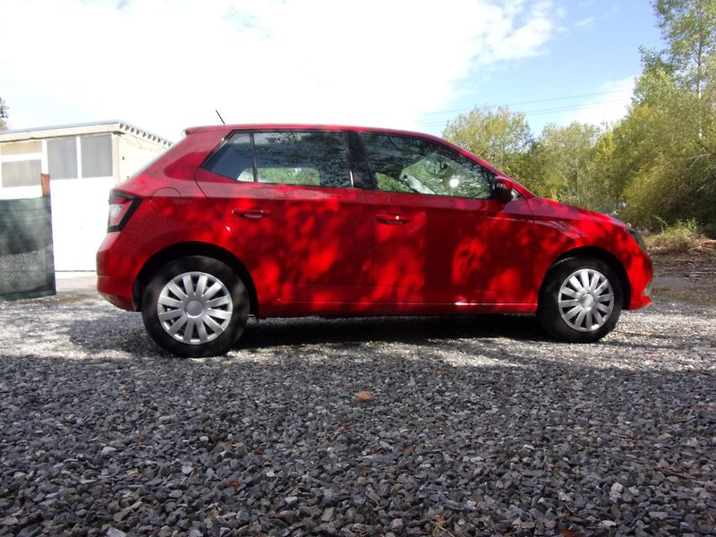 Škoda Fabia (2018) 1.0TSi 70kW CHZ KLIMATIZACE ČR - fotka 4 z 20