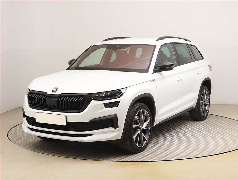 Škoda Kodiaq (2023) 2.0 TSI - fotka 2 z 32