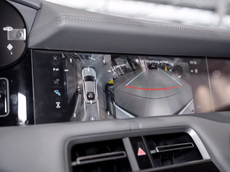 Porsche Taycan 4S Pano HuD 360 HD-Matrix - fotka 17 z 20