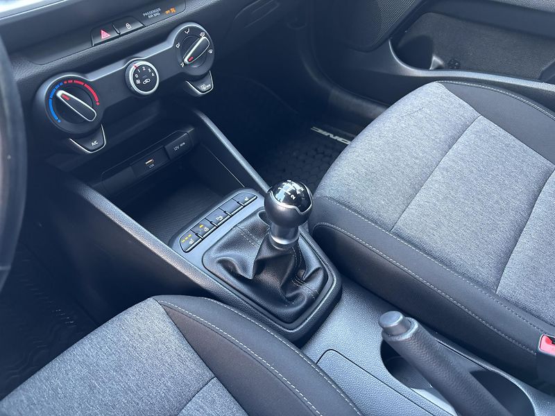 Kia Stonic SPIN 1.2 DPI 62 kW - fotka 19 z 22