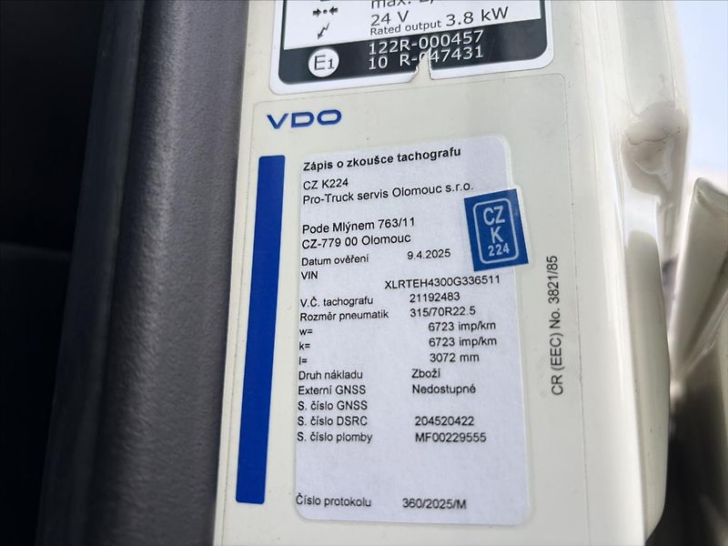 DAF XF 530 4x2 Spacecab - fotka 21 z 22