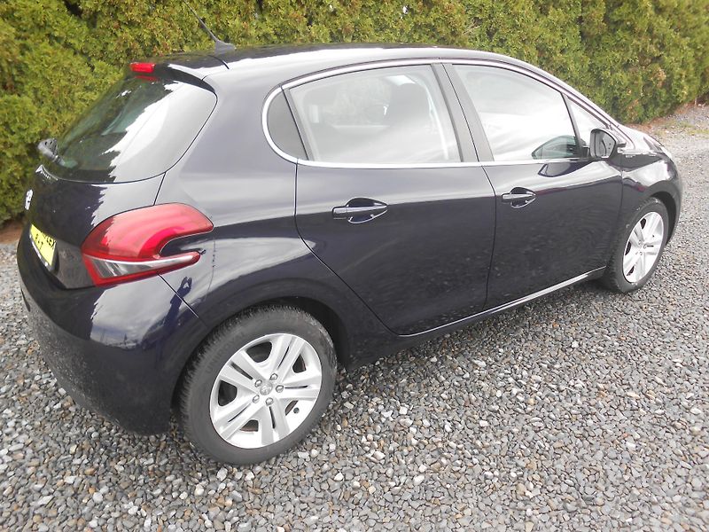 Peugeot 208 NAVI, CHROM, LED, 87TKm - fotka 8 z 37