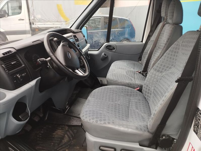 Ford Transit 2,2 TDCi 9/Míst 6 Rychlostí - fotka 7 z 16