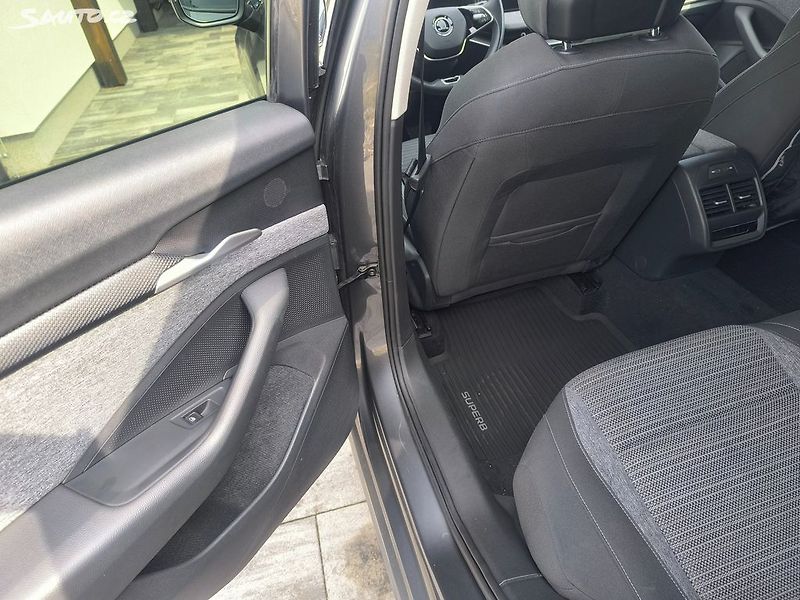 Škoda Superb -DPH,KRÁSNÝ,CZ,VÝBAVA,MASÁŽE - fotka 10 z 35