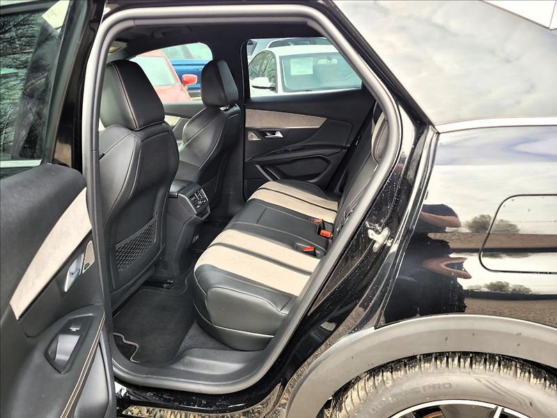 Peugeot 3008 1,6 JIŽ NENÍ K DISPOZICI - fotka 12 z 39