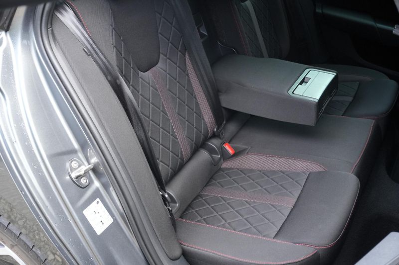 Škoda Octavia iV RS 1.4 TSI, ČR, Tažné, ACC - fotka 39 z 40