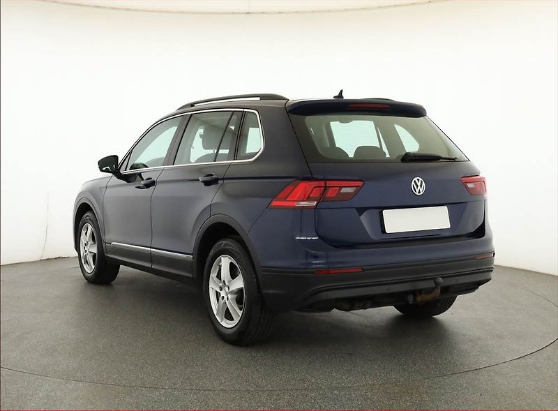 Volkswagen Tiguan (2019) Comfortline 2.0 TDI, 4X4 - fotka 4 z 19