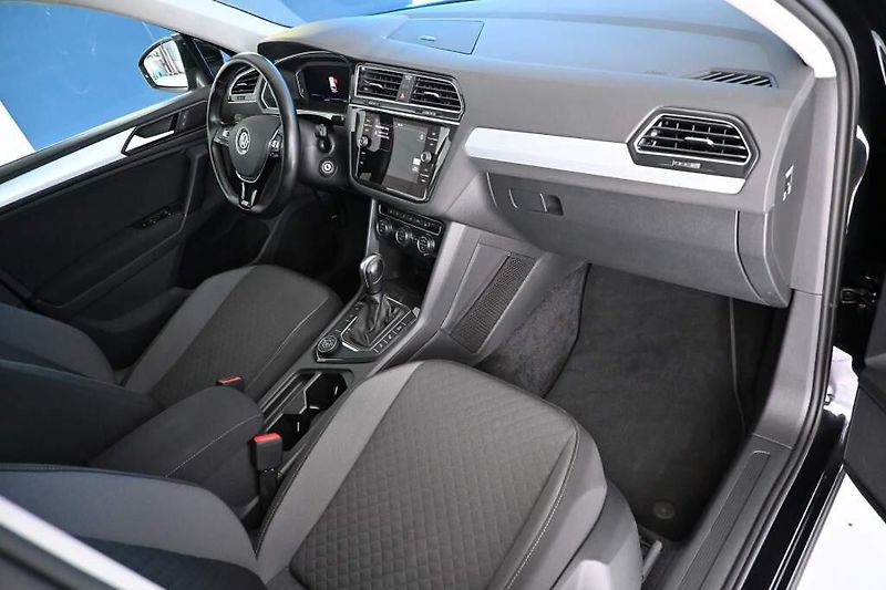 Volkswagen Tiguan (2021) 2.0 4Motion LED Matrix DSG ACC - fotka 10 z 35