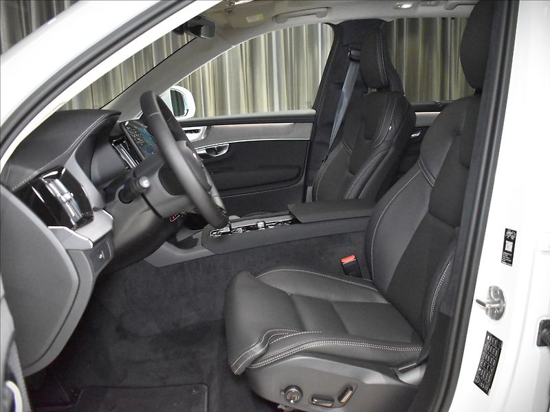 Volvo XC90 (2026) 2,0 B5  Ultra Bright - fotka 15 z 46