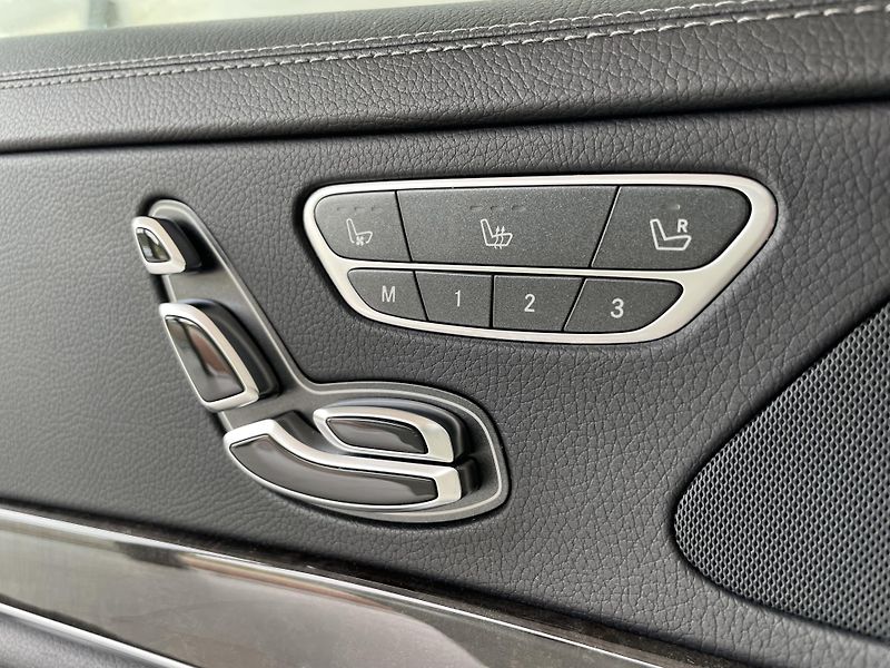 Mercedes-Benz Třídy S 350d 4MATIC*Panorama*Masáž*AMG - fotka 31 z 36