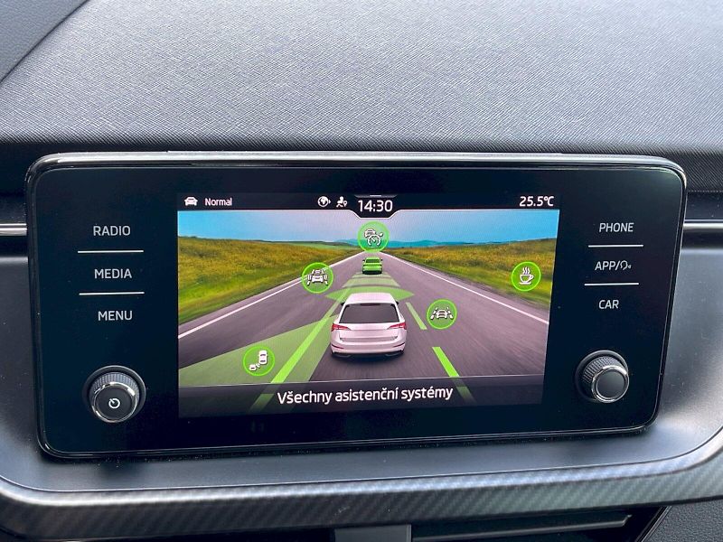 Škoda Scala (2024) 1.5 TSI 110 kW DSG Monte Carlo - fotka 14 z 33
