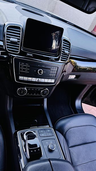 Mercedes-Benz GLE (2019) 43 AMG - fotka 7 z 12