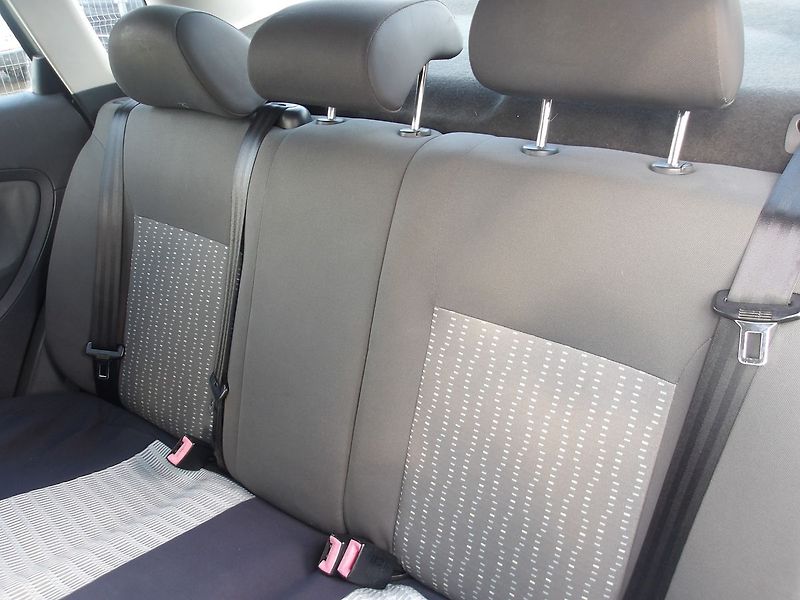 Seat Cordoba 1,2i ČR 2.MAJITEL ! - fotka 18 z 29
