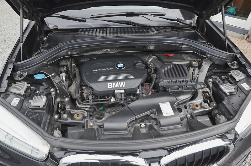 BMW X1 (2015) sDrive 18d 110kW SPORT / LED - fotka 9 z 39