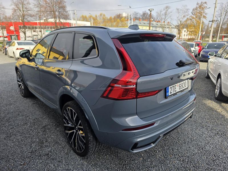 Volvo XC60 2.0 D R-Designe Bowers&Wilkins - fotka 4 z 34