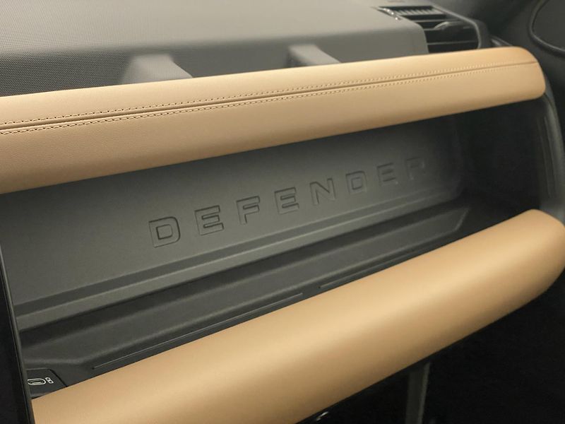 Land Rover Defender (2026) 110 D350 X-Dynamic HSE - fotka 49 z 56