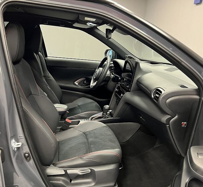Toyota Yaris Cross 1.5 Hybrid AT GR SPORT VIP - fotka 11 z 20