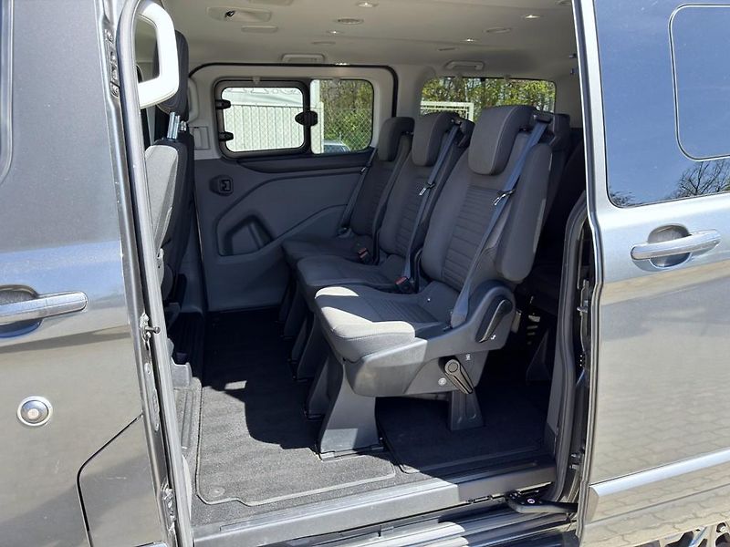 Ford Tourneo Custom 2.0 TDCi 96 kW 8 míst - fotka 7 z 23
