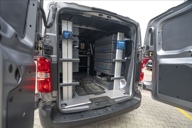 Toyota ProAce 2,0 D-4D NAVI VÝHŘEV 1. MAJ ČR - fotka 19 z 30