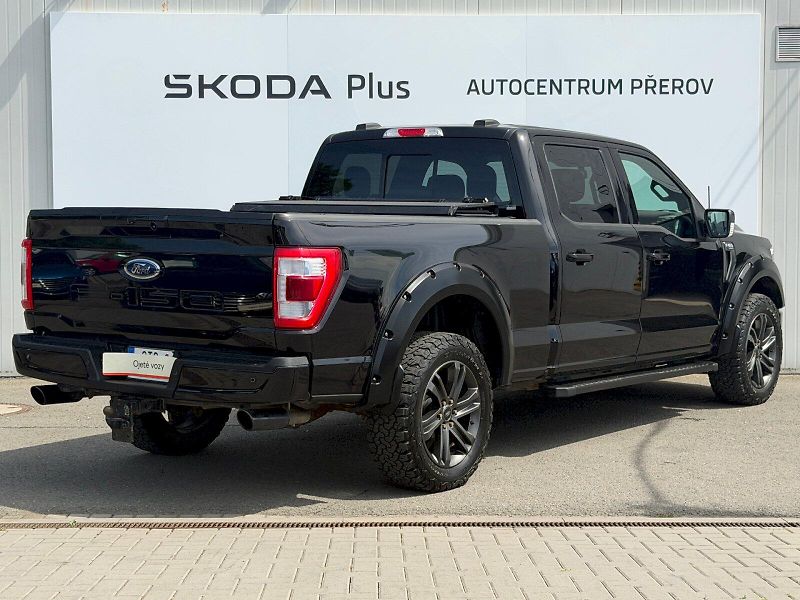 Ford F-150 (2021) Lariat 3.5L 298kW 4x4 - fotka 2 z 35