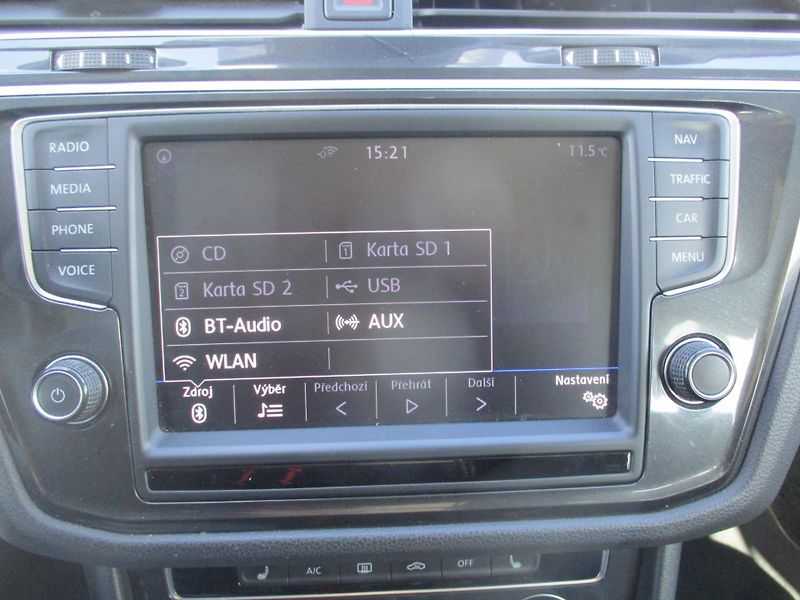 Volkswagen Tiguan 2.0TDi 110kW*TZ*PANORAMA*6MAN - fotka 17 z 43