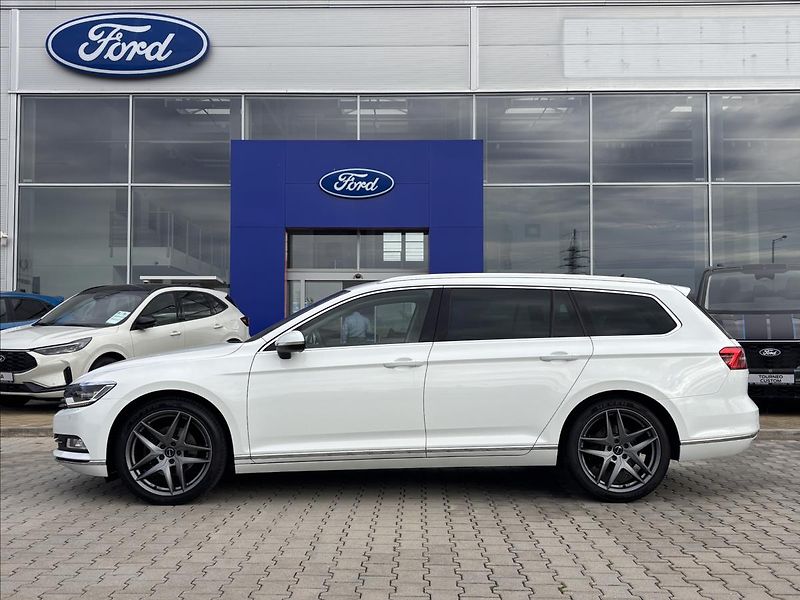 Volkswagen Passat 2,0 TDI 110kW BMT Highline - fotka 2 z 33