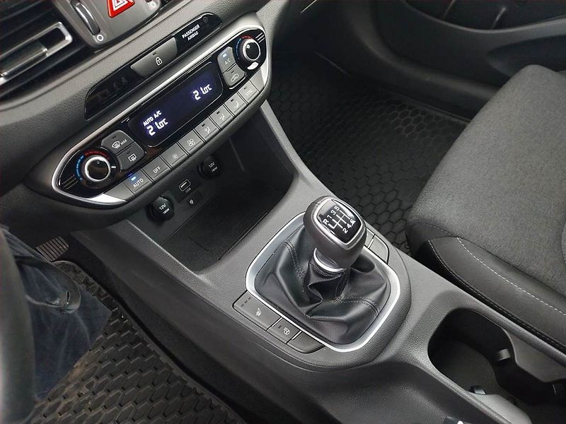 Hyundai i30 (2021) 1.5 DPI, ČR,1.maj, Serv.kniha - fotka 13 z 18