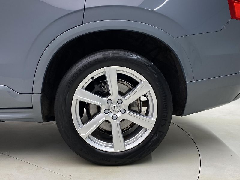 Volvo XC90 B5 AWD CORE AUT CZ - fotka 35 z 58