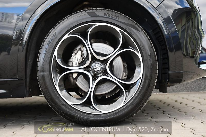 Alfa Romeo Stelvio 2.2 Diesel 16V 154kW Veloce Q4 - fotka 50 z 54