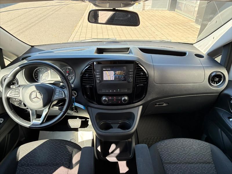 Mercedes-Benz Vito 2,0 114 CDI / Tourer Select / - fotka 11 z 16