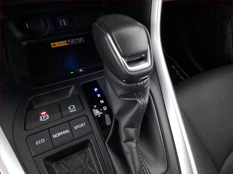 Toyota RAV4 (2024) 2.5 Hybrid - fotka 18 z 21