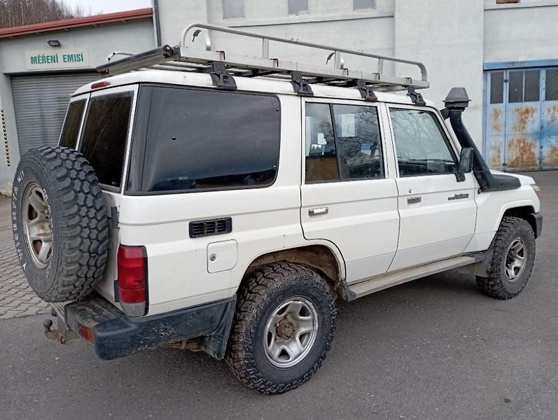 Toyota Ostatní (2009) HZJ 5 místná - fotka 13 z 31