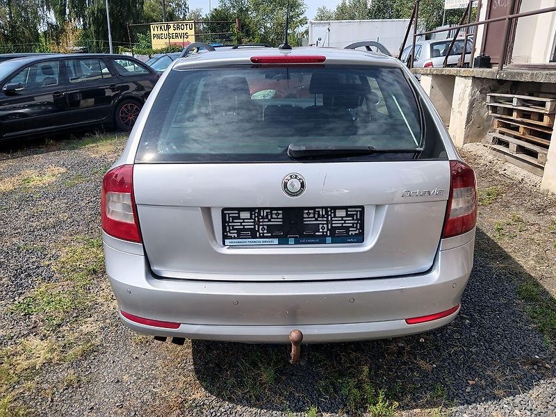 Škoda Octavia 1.9 TDI PD DPF Ambiente Combi - fotka 4 z 21