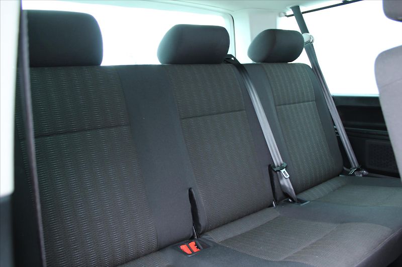Volkswagen Caravelle 2.0 TDI 110kW DSG 9-MÍST - fotka 11 z 21