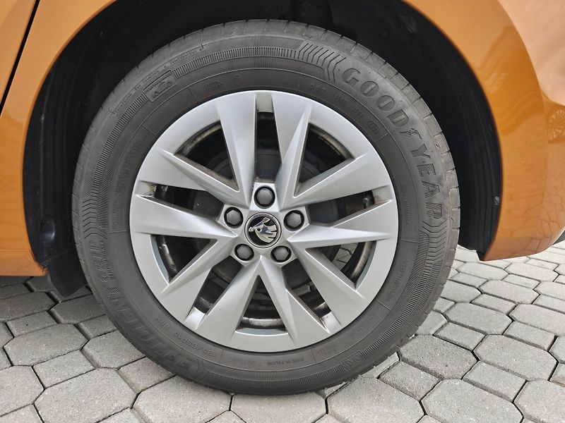 Škoda Fabia Style 6MP 1,0TSI - fotka 20 z 22